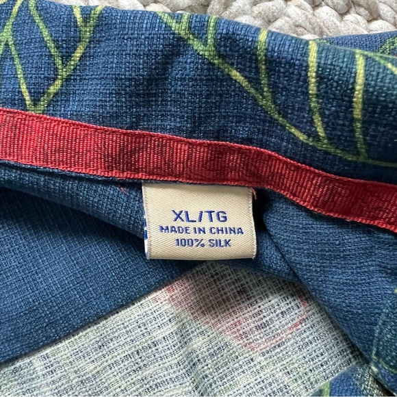 Tommy Bahama Seasons Greetings Christmas Santa Rudolph Silk Shirt Mens XL - Picture 4 of 7